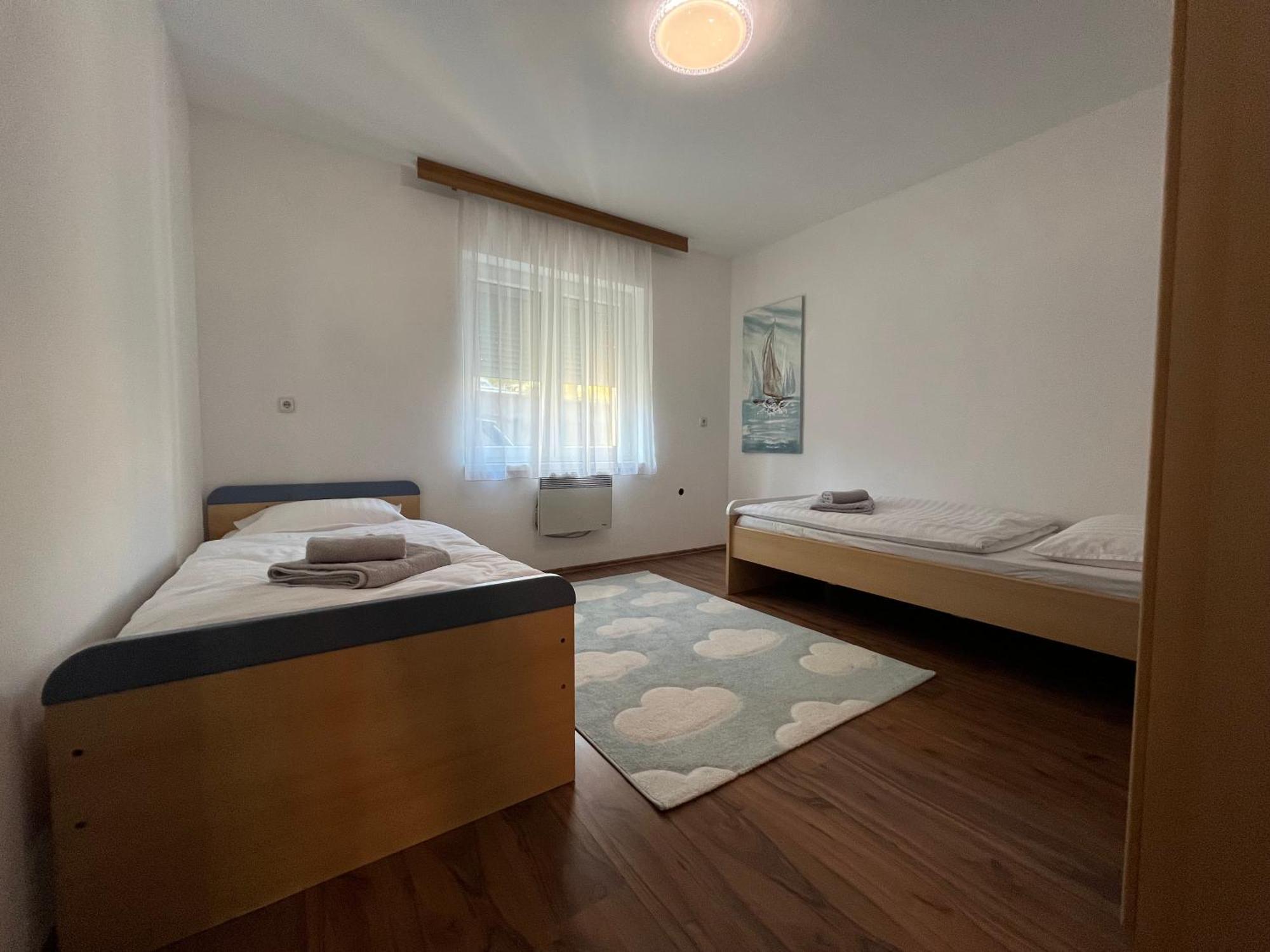 Apartment Lucija "Pet Friendly" 茨里克韦尼察 外观 照片