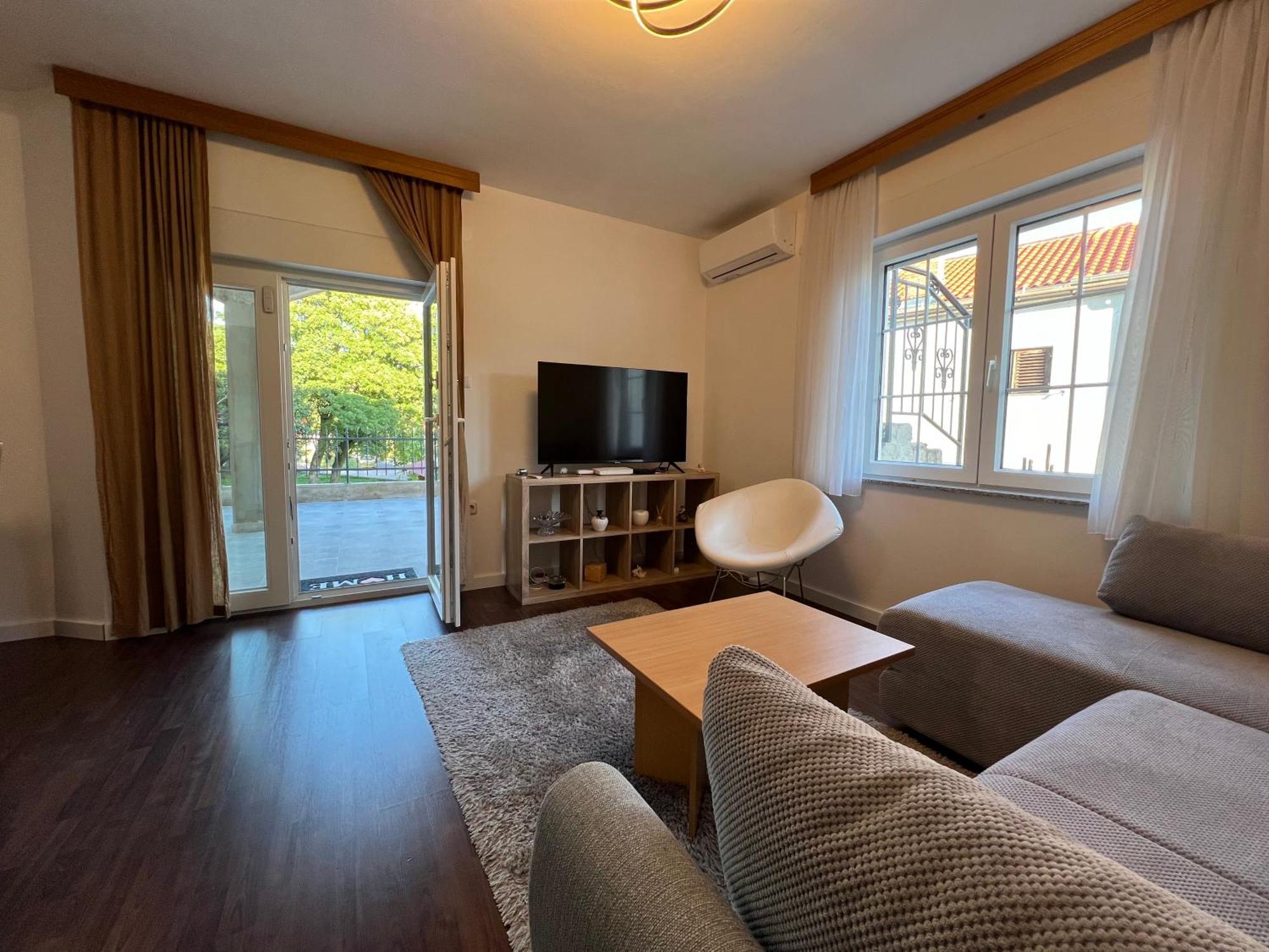 Apartment Lucija "Pet Friendly" 茨里克韦尼察 外观 照片